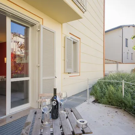 Borgo Guelfo V Apartment