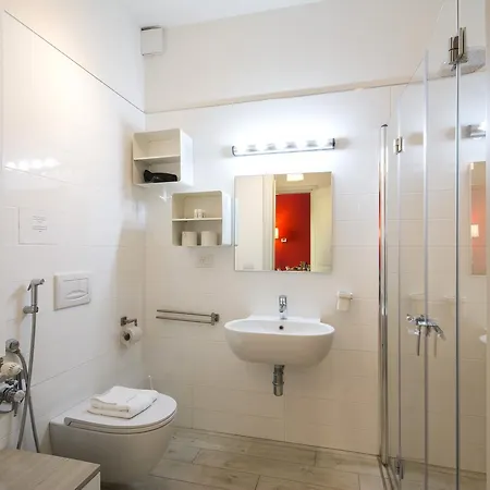 Borgo Guelfo V Apartment